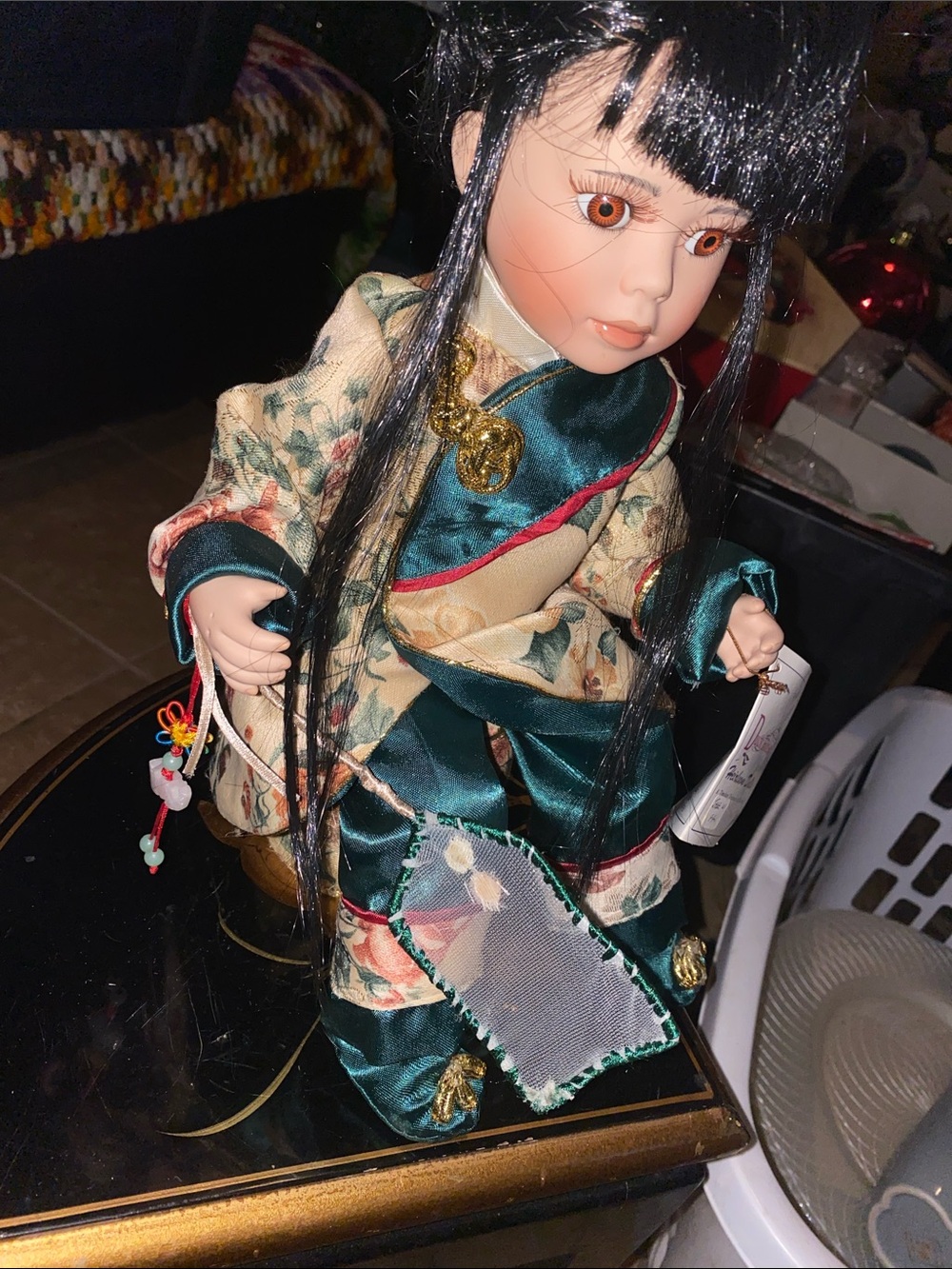 Duck House Heirloom Dolls porcelain doll - Picture 6 of 8